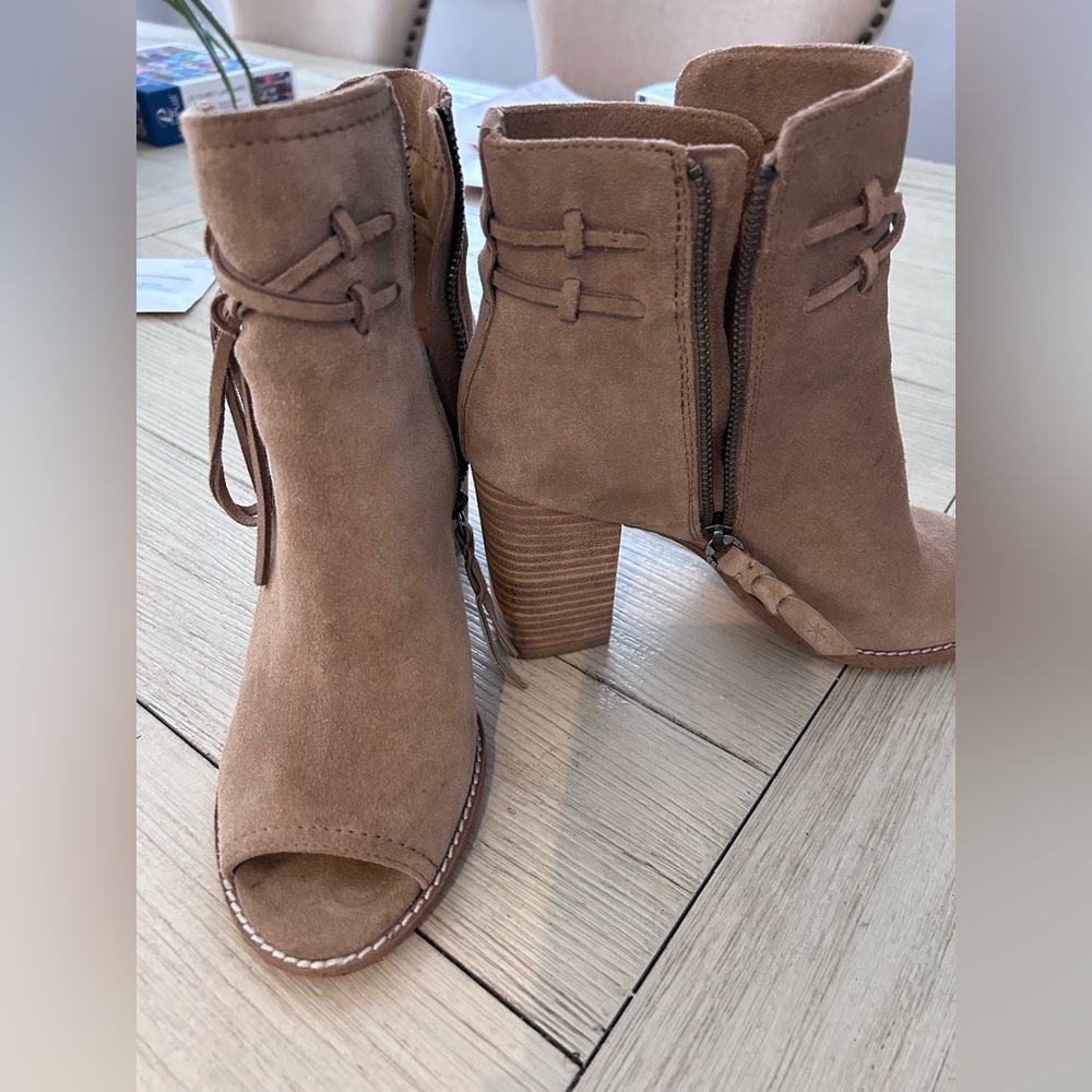 Splendid open toe suede boots